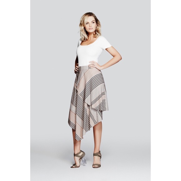 New GUESS Constant Connection Skirt SZ 0 - Picture 2 of 5